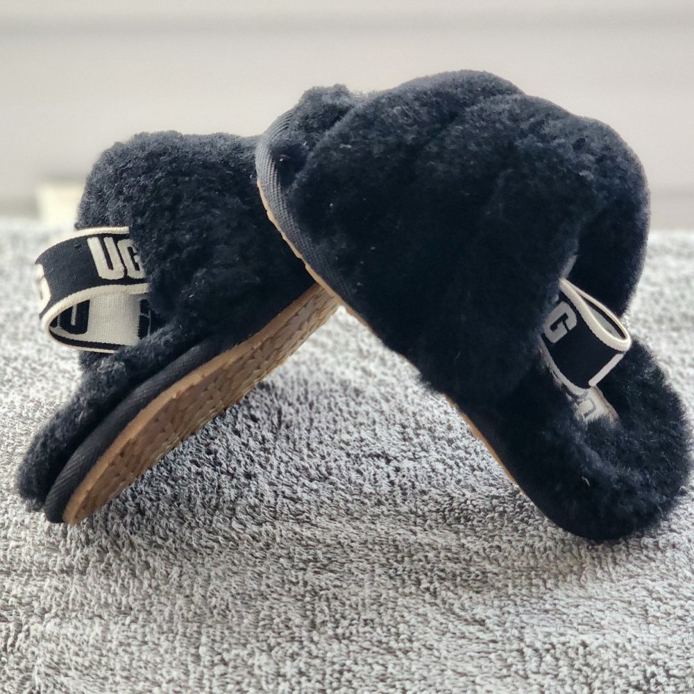 Ugg Fluffy Slides for toddler Size 6